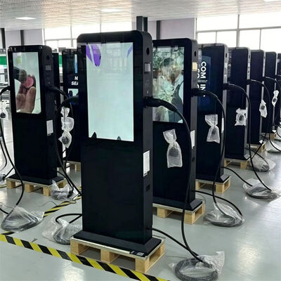 Display de estación de carga al aire libre de 55" con 2000 nit de alto brillo IP55 de tamaño calificado y personalizable